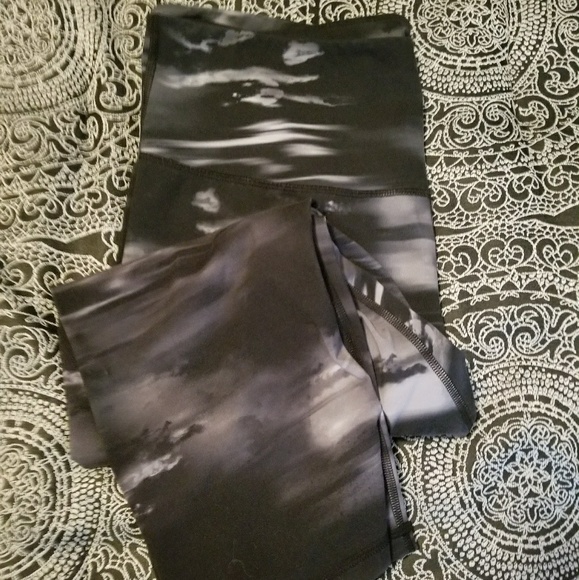Old Navy Pants - Old Navy Workout Capris